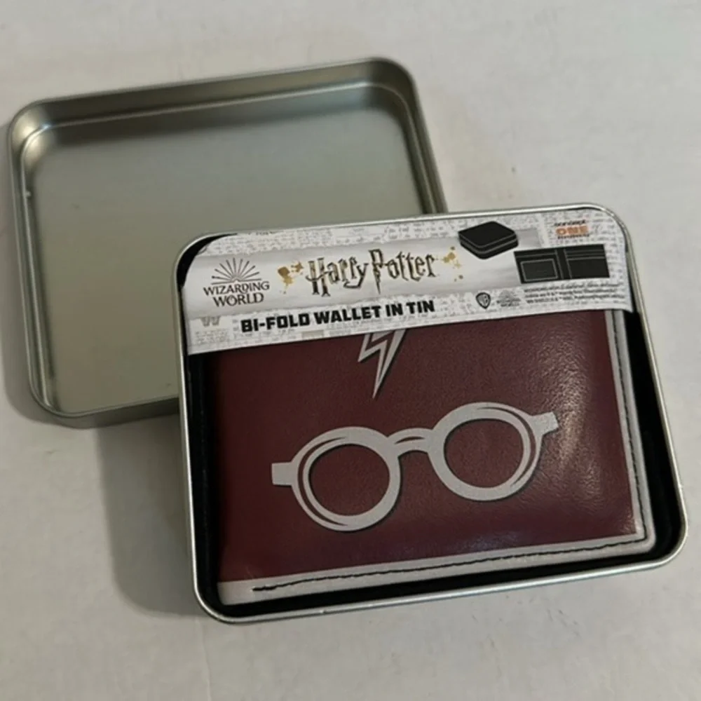 Harry Potter Wizarding World Bi-Fold Wallet - Limited Edition Tin Box